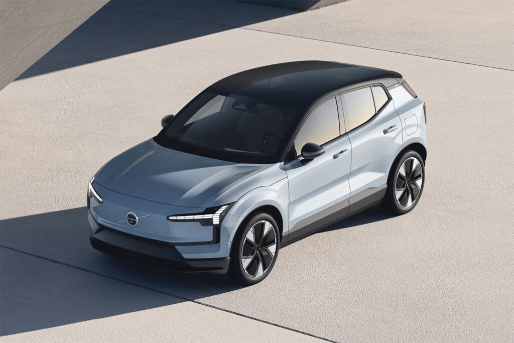 Hypermade.com-Magazin-Volvo Elektro-SUV EX30 Ansicht Halbprofil von vorne