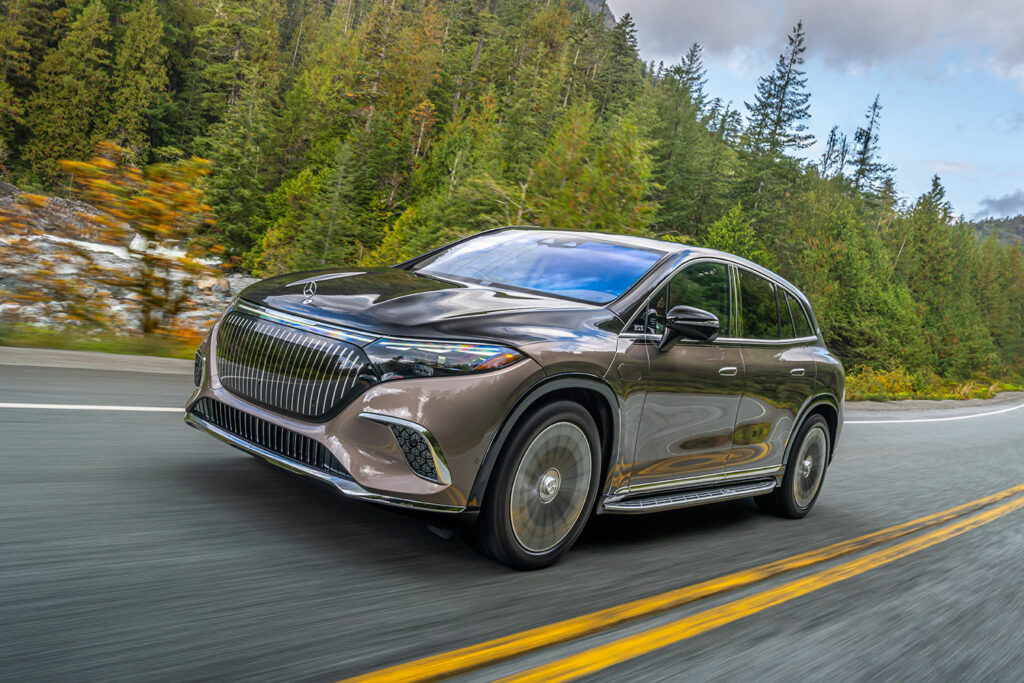 Mercedes-Maybach EQS 680 - Seitenansicht von vorne
