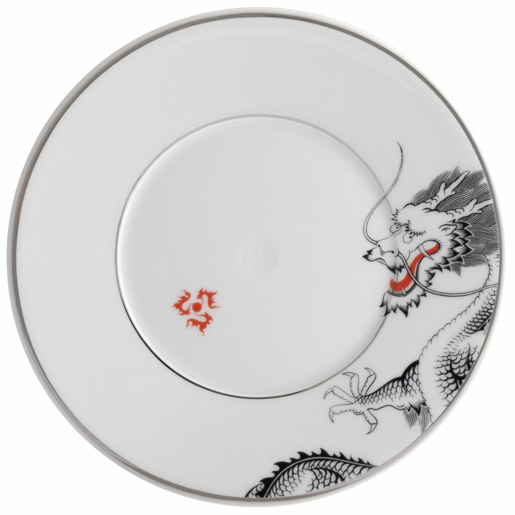 Brotteller aus dem Dekor "Vitruv Glücksdrache Platinum" 
© MEISSEN