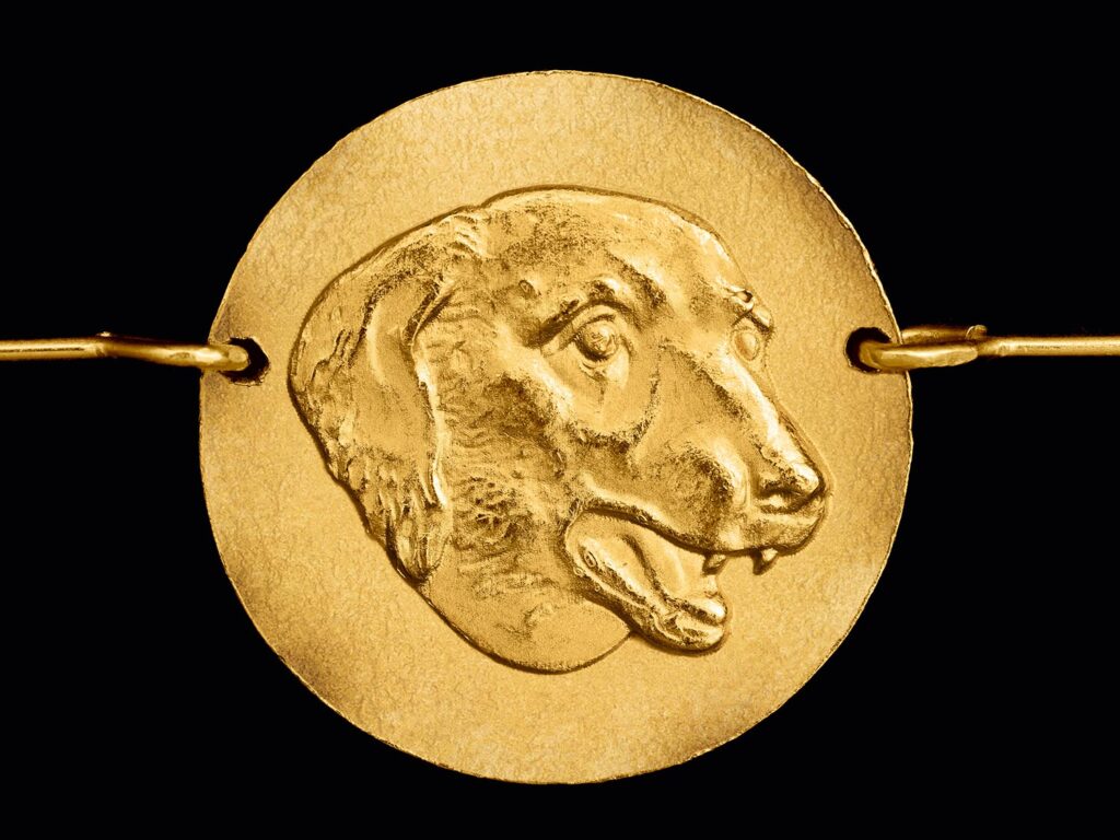 Charm "Dog" from the "Zodiac Charms" collection by Ai Weiwei
Photo: Taschen Verlag