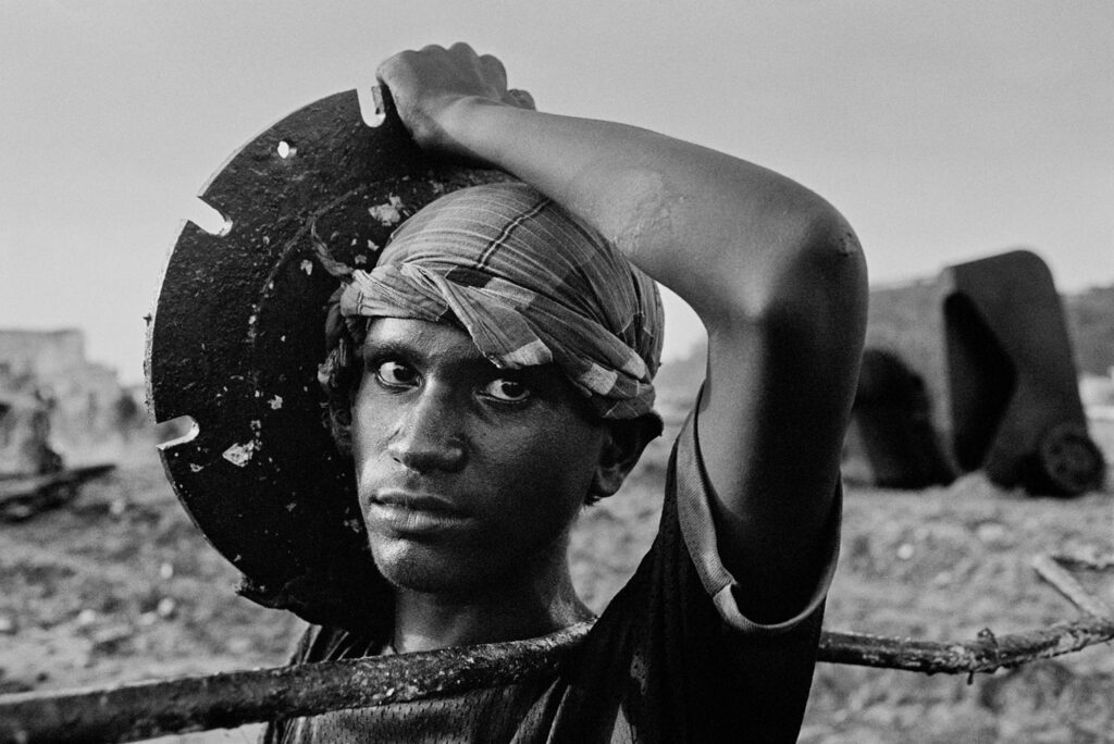 Chittagong, Bangladesh, 1989
© Sebastião Salgado