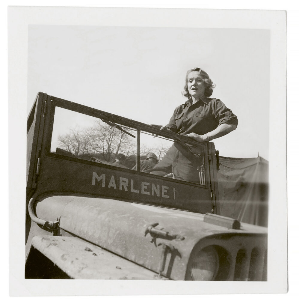 Marlene Dietrich en mars 1945
 © Deutsche Kinemathek — Marlene Dietrich Collection Berlin